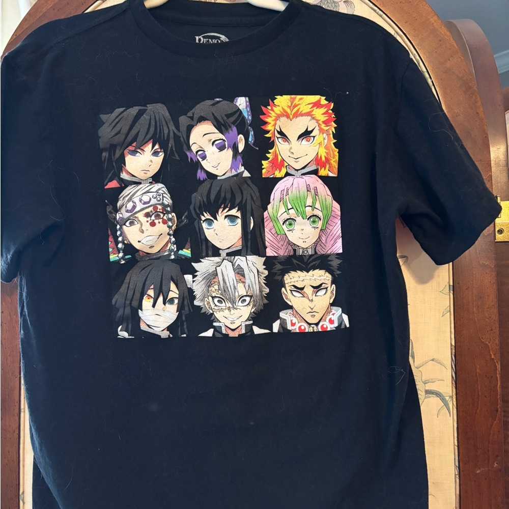 Demon Slayer Hashira Black T-Shirt, size medium